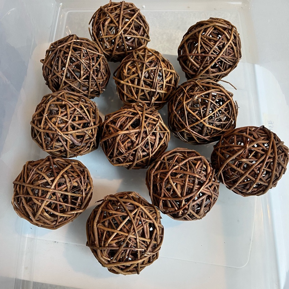 Decorative wicker orbs